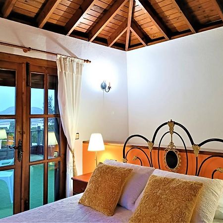 Villa Casa La Molina- A à Triquivijate Extérieur photo
