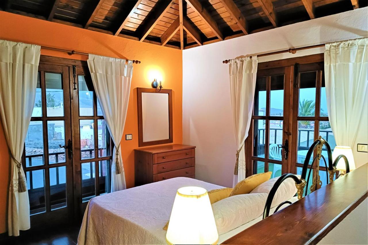 Villa Casa La Molina- A à Triquivijate Extérieur photo